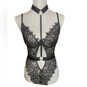 NWOT OH LA LA CHERI BLACK LACE TEDDY LINGERIE ONE PIECE WITH CHOKER, SIZE MEDIUM